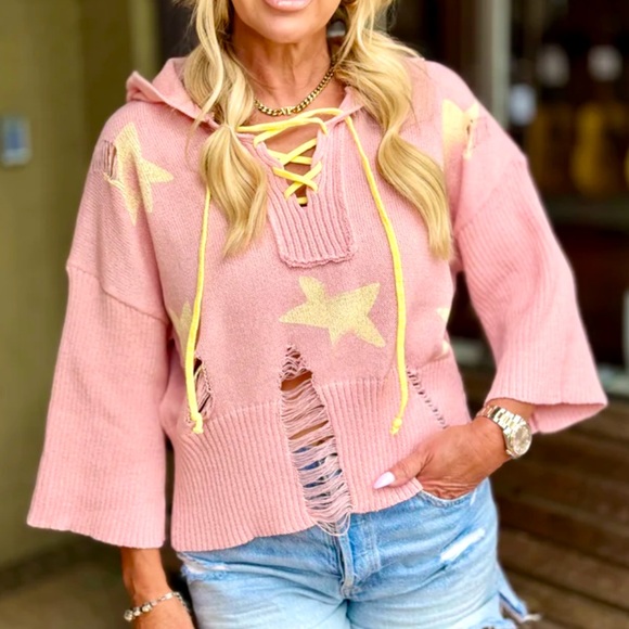 POL Sweaters - POL Womens Distressed‎ Pink with Yellow Stars Sweater Hoodie NWOT Size Medium